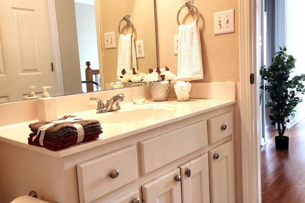 Villa 2,298Sqft-King Bed-Bbq-Gbps-W/D à Snellville Extérieur photo