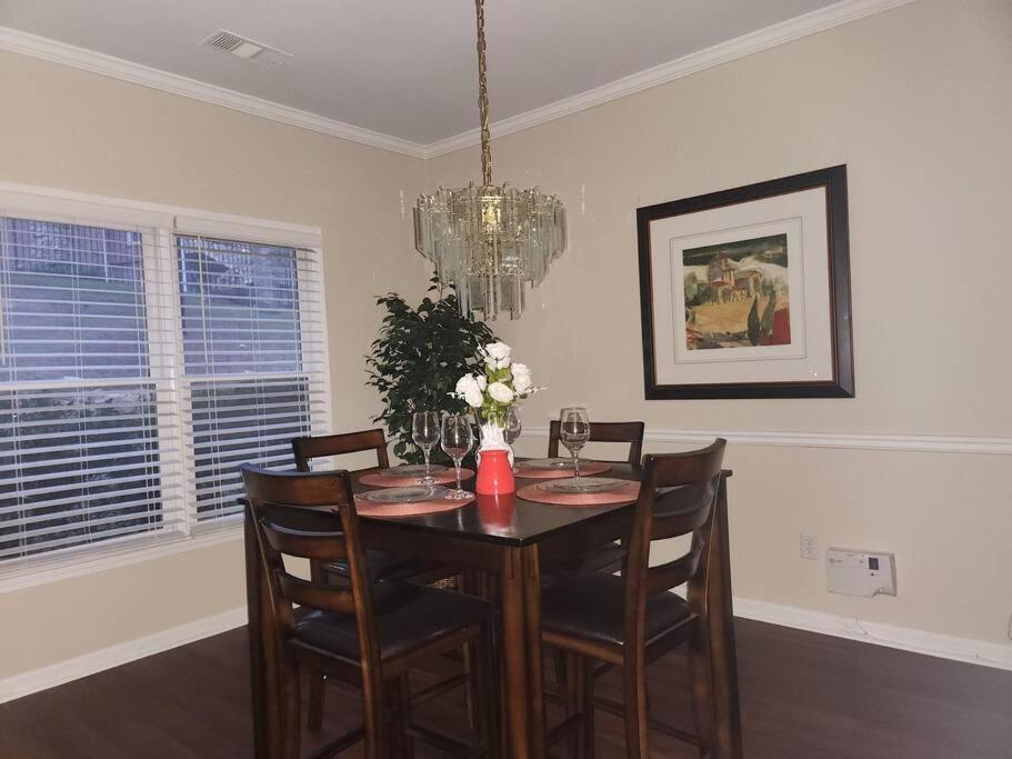 Villa 2,298Sqft-King Bed-Bbq-Gbps-W/D à Snellville Extérieur photo
